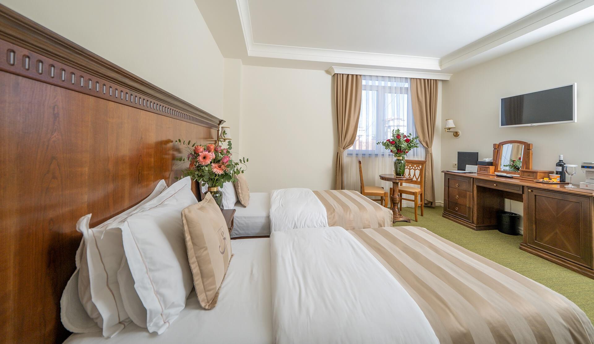 Hotel Garden Prishtine Bagian luar foto