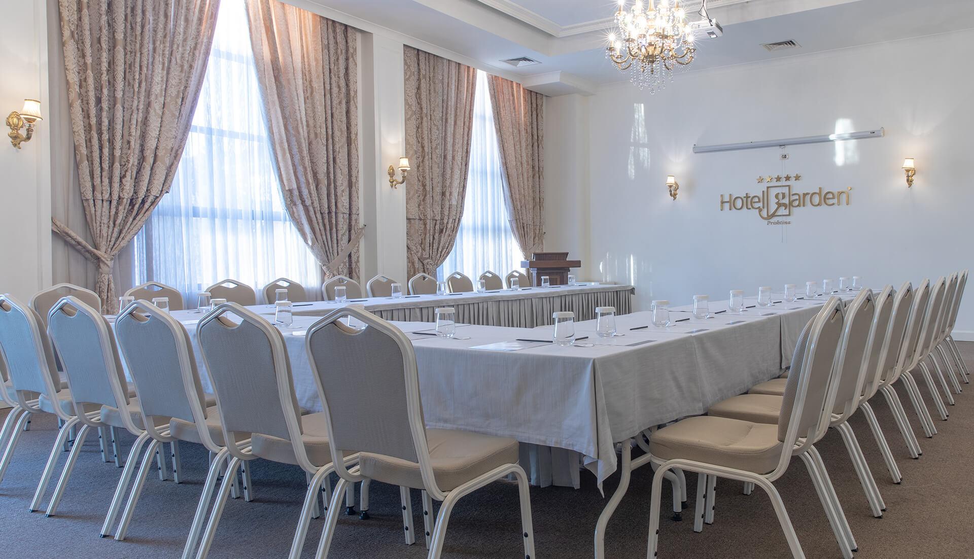 Hotel Garden Prishtine Bagian luar foto