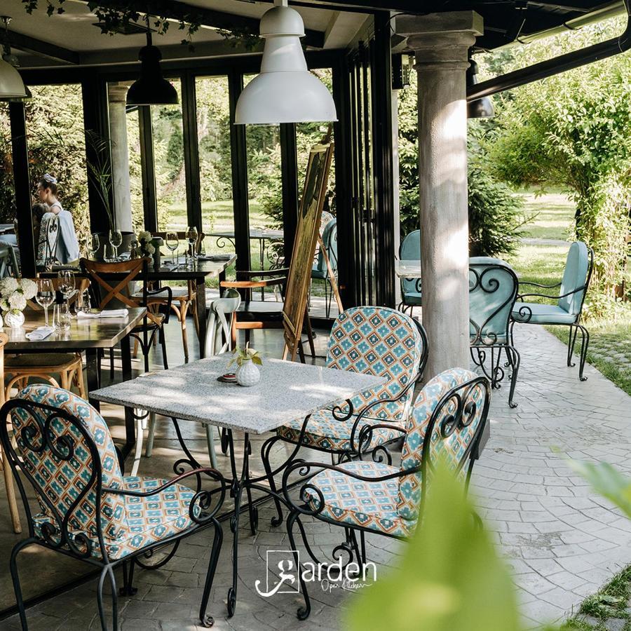 Hotel Garden Prishtine Bagian luar foto