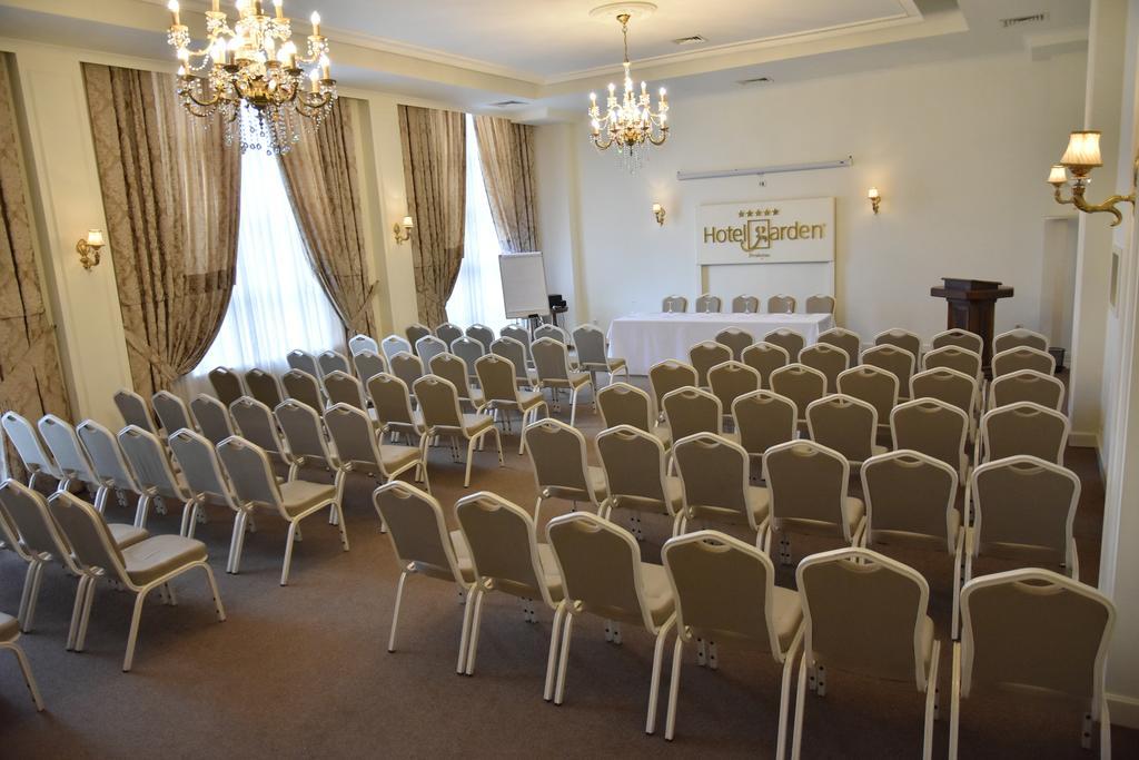 Hotel Garden Prishtine Bagian luar foto
