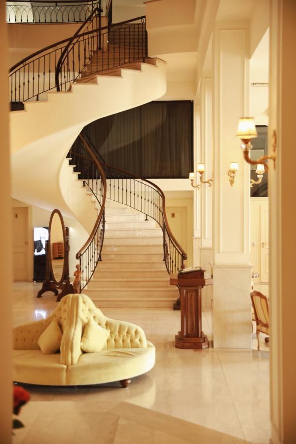 Hotel Garden Prishtine Bagian luar foto