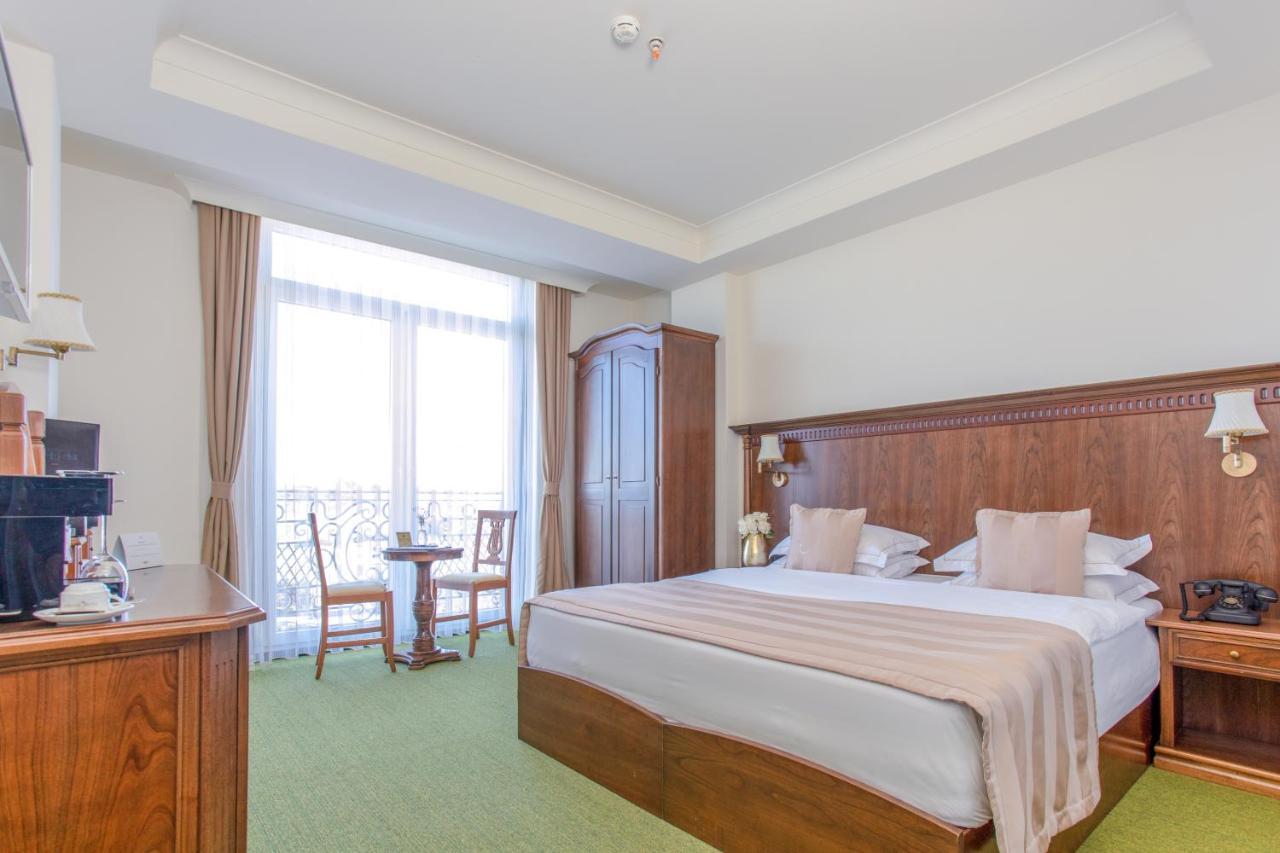 Hotel Garden Prishtine Bagian luar foto