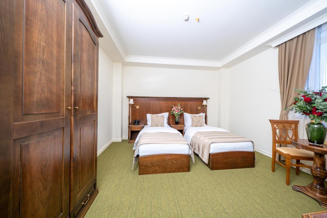 Hotel Garden Prishtine Bagian luar foto