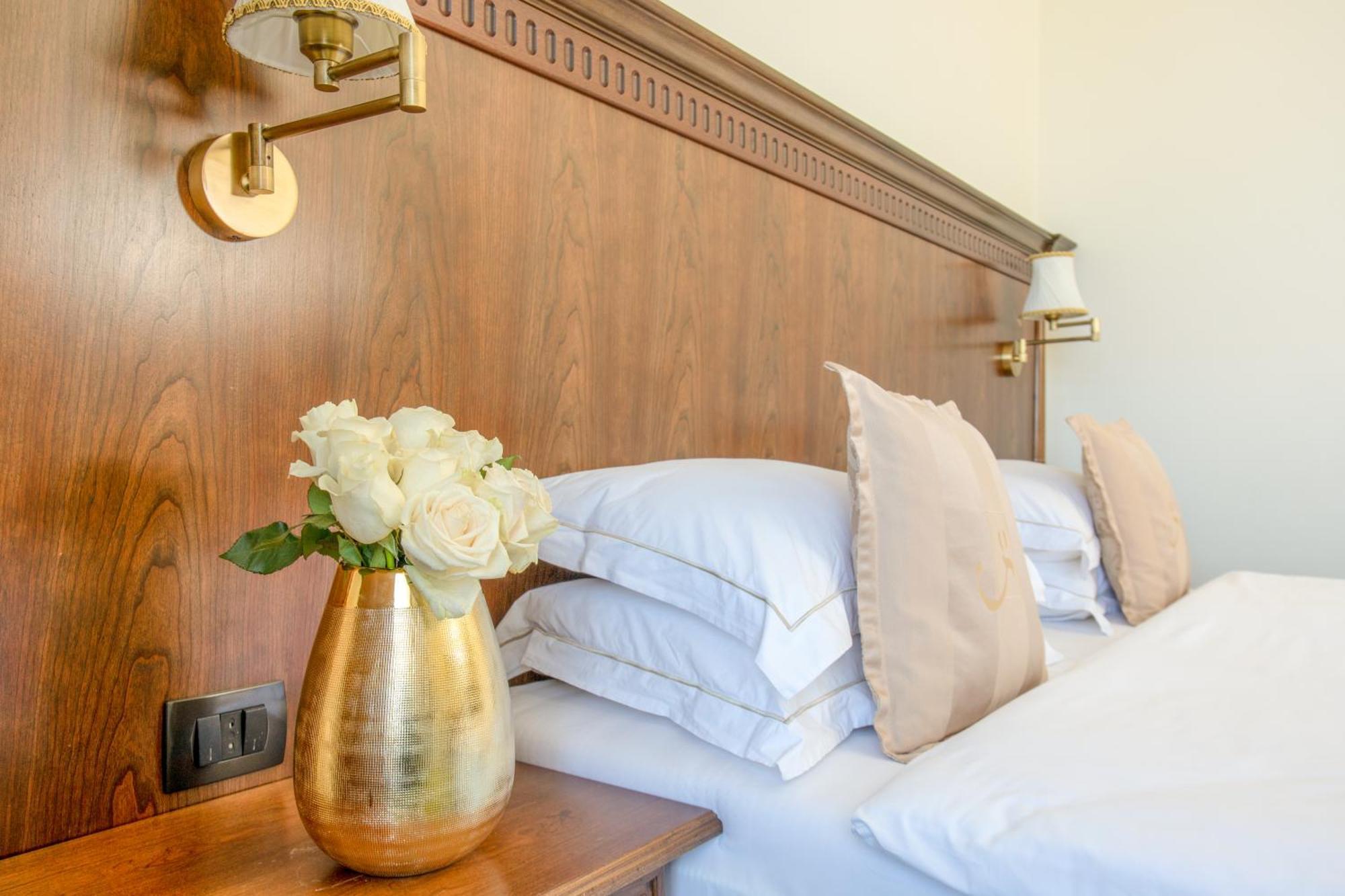 Hotel Garden Prishtine Bagian luar foto